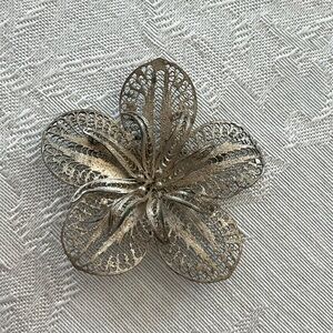 Vintage Silver Filigree Flower Brooch